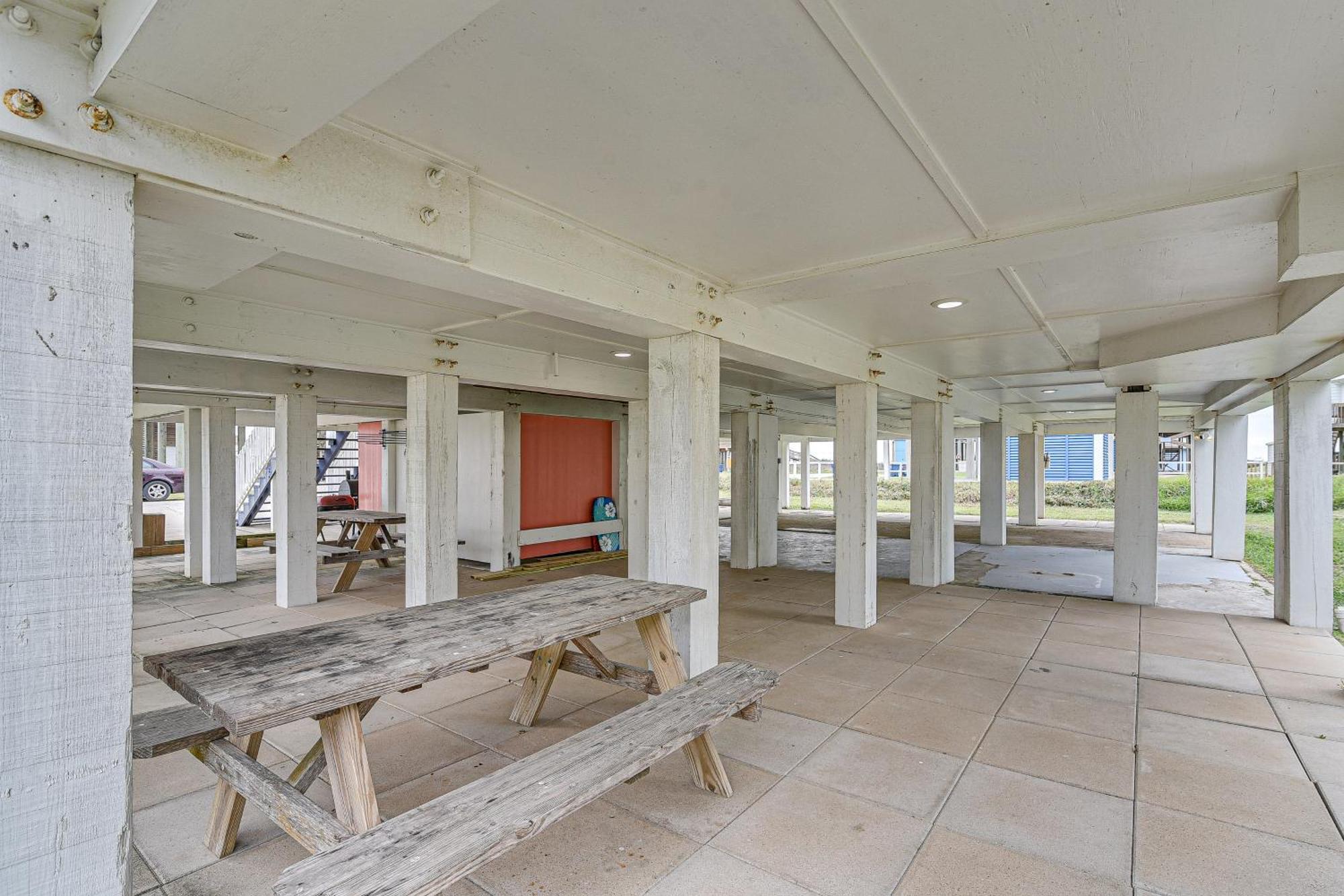 Large Group Gulf Retreat, Steps To Surfside Beach! Экстерьер фото