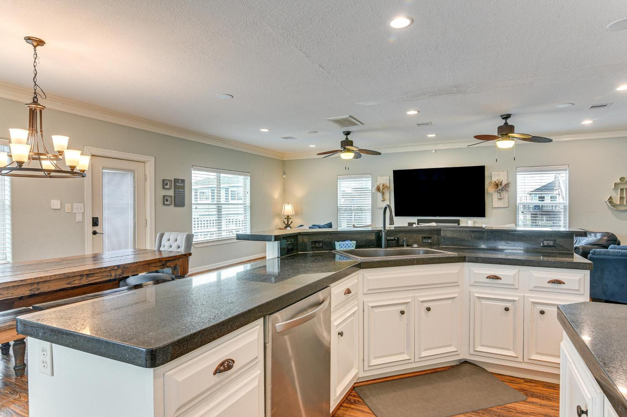 Large Group Gulf Retreat, Steps To Surfside Beach! Экстерьер фото