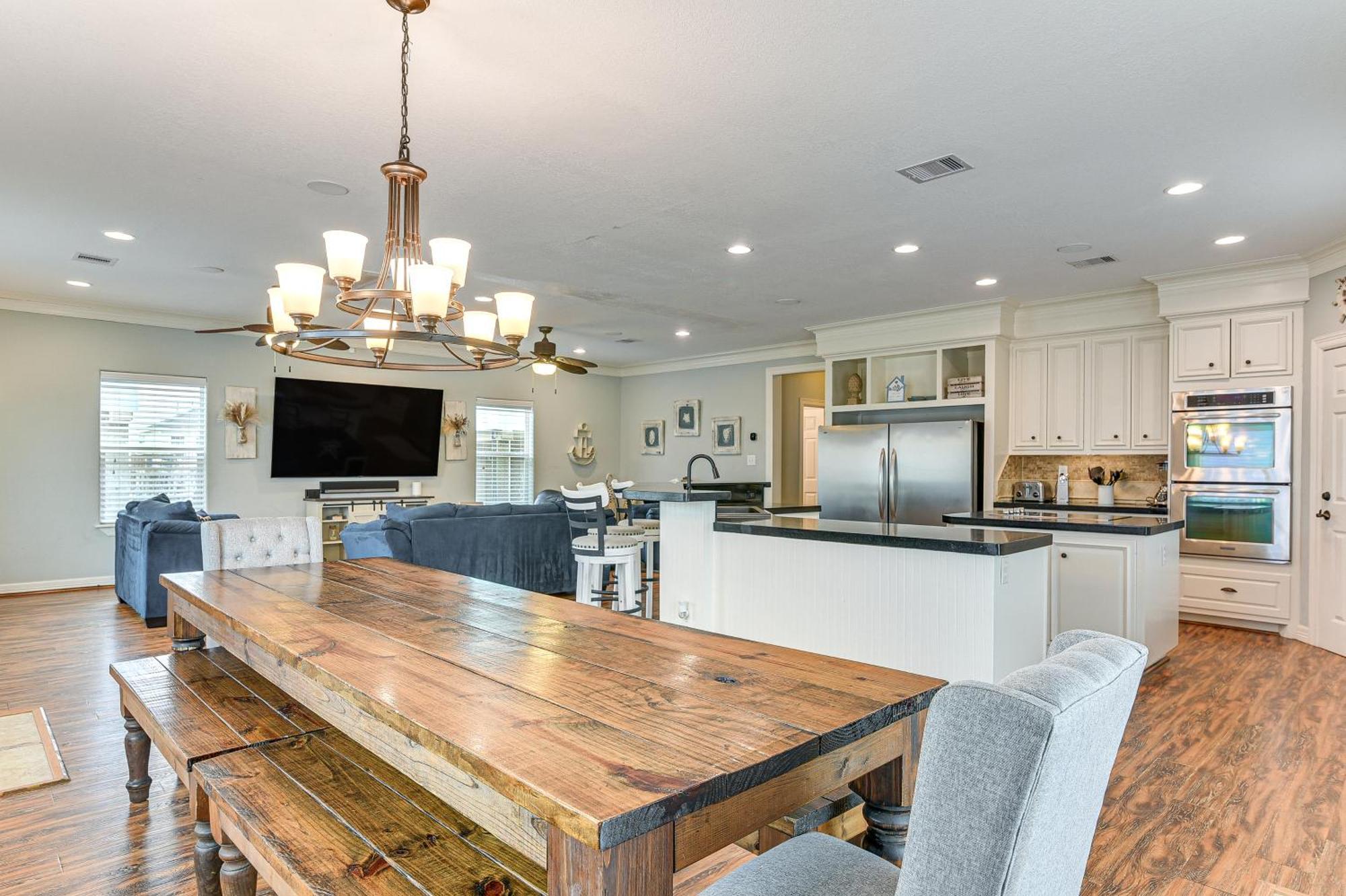 Large Group Gulf Retreat, Steps To Surfside Beach! Экстерьер фото